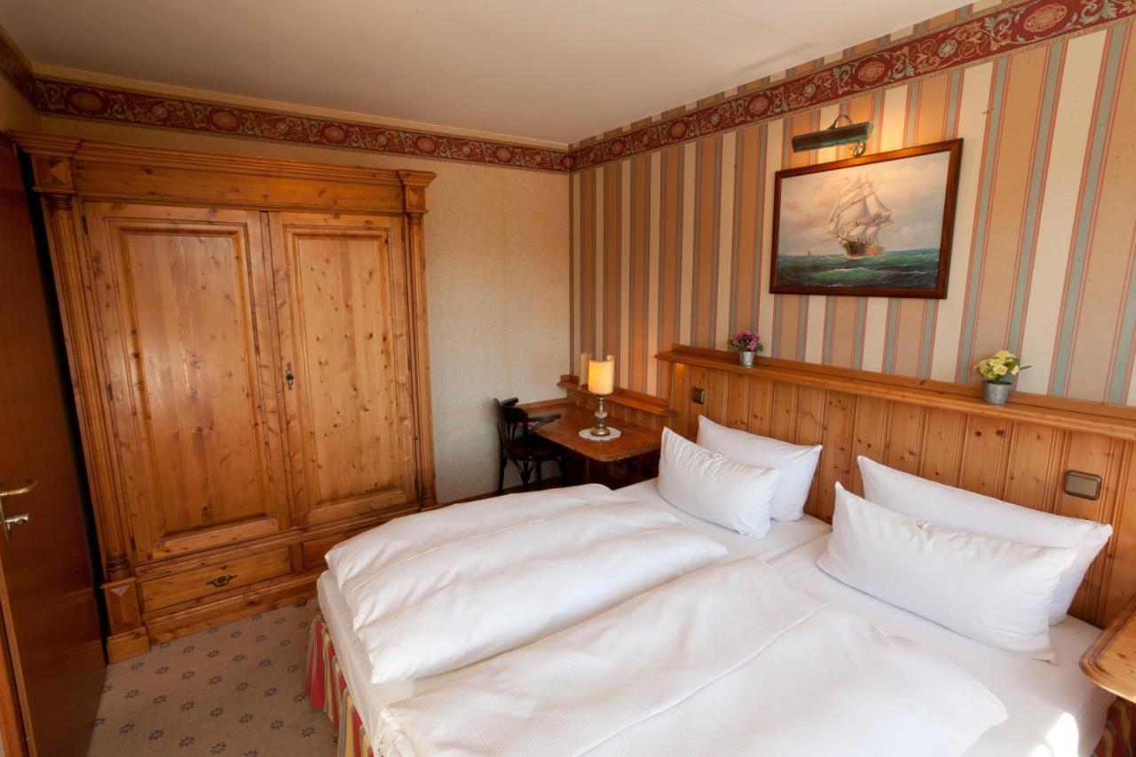 Moby Dick Hotel & Ferienwohnungen Wustrow  Exterior foto
