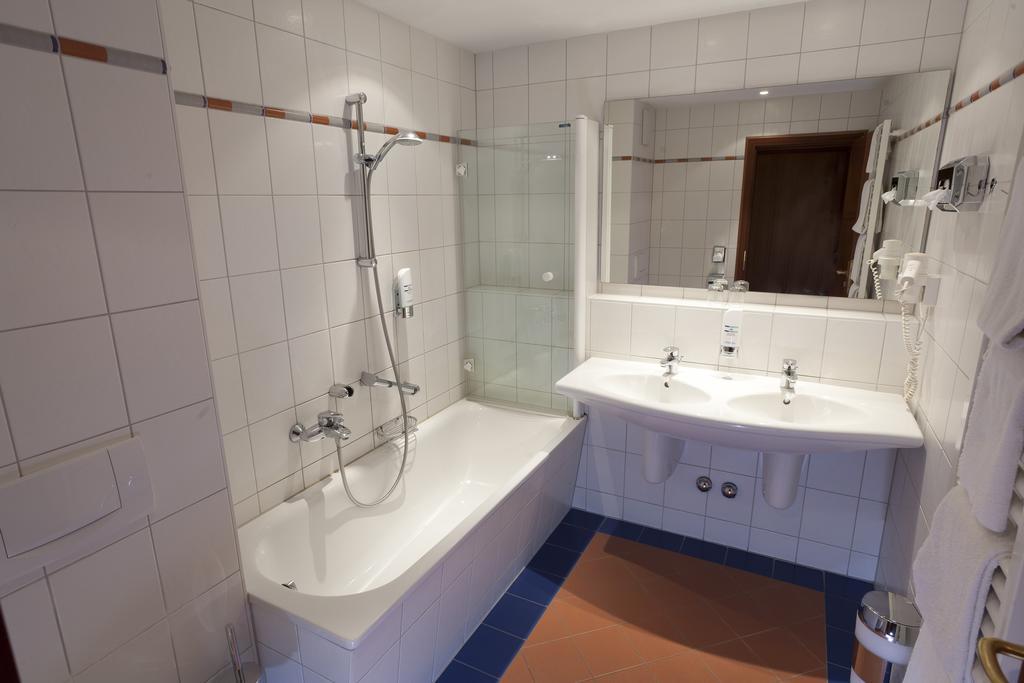 Moby Dick Hotel & Ferienwohnungen Wustrow  Quarto foto
